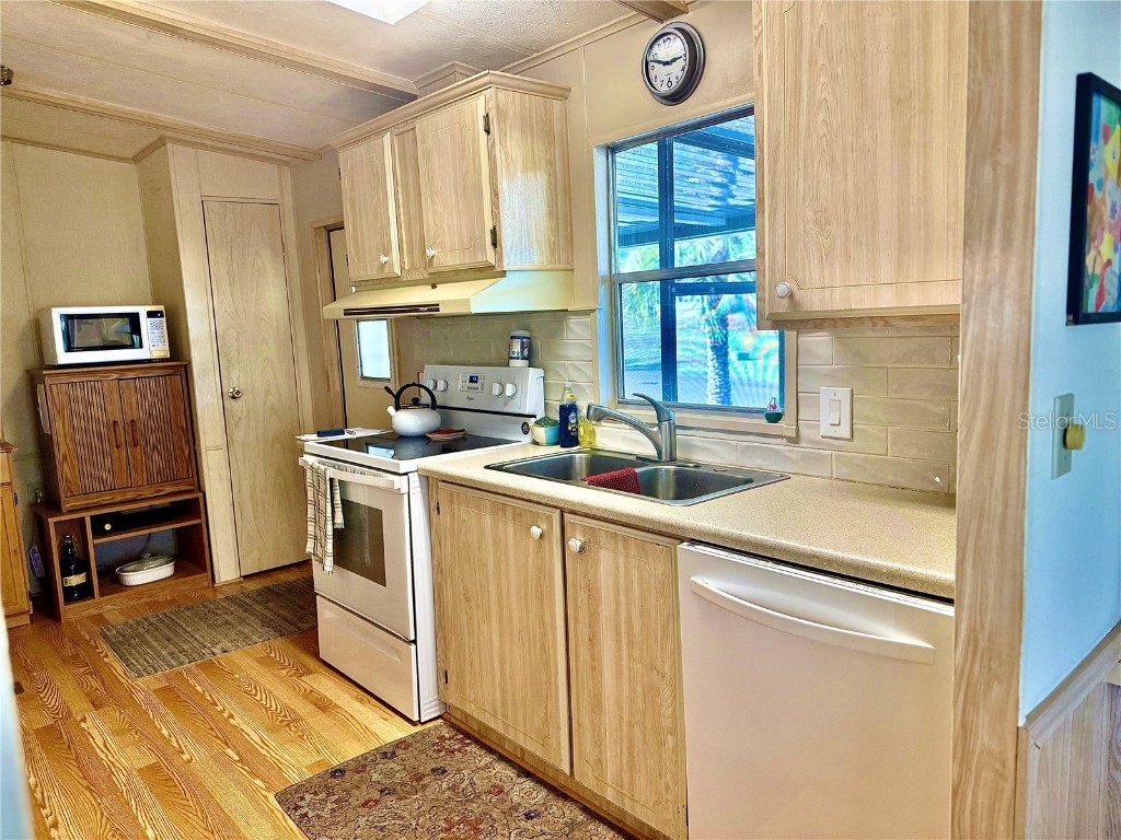 7511 Eastern Circle Drive Brooksville FL 34613 TB8443979 image9