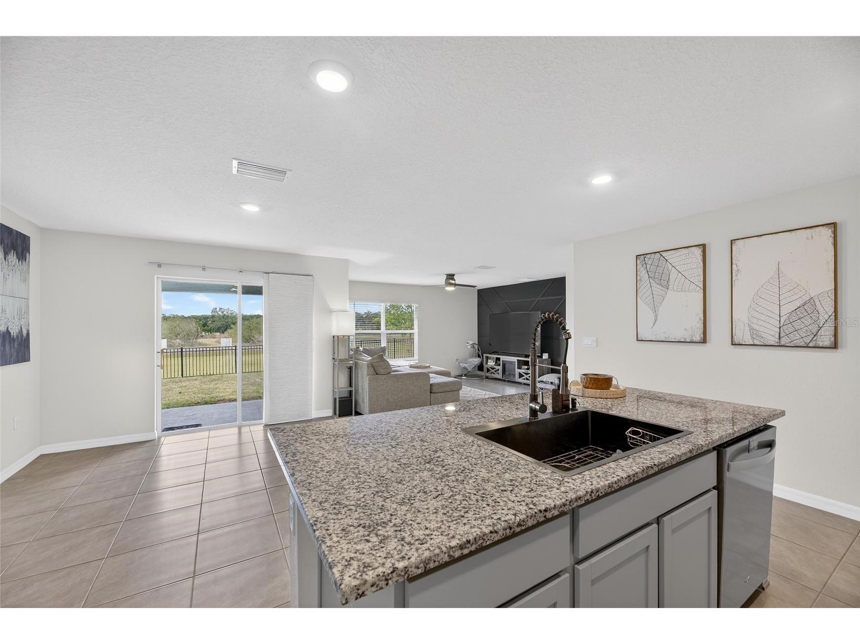 7511 Rosewood Garden Loop Tampa FL 33637 A4680083 image10