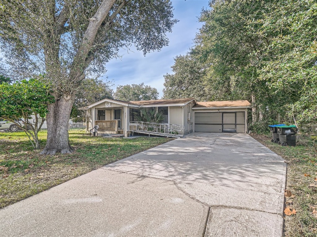 7512 Meadowglen Drive Orlando FL 32810 A4592655 image1