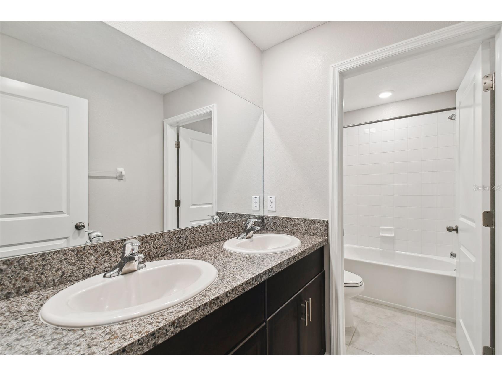 7512 Samuel Ivy Drive Tampa FL 33619 TB8517059 image22