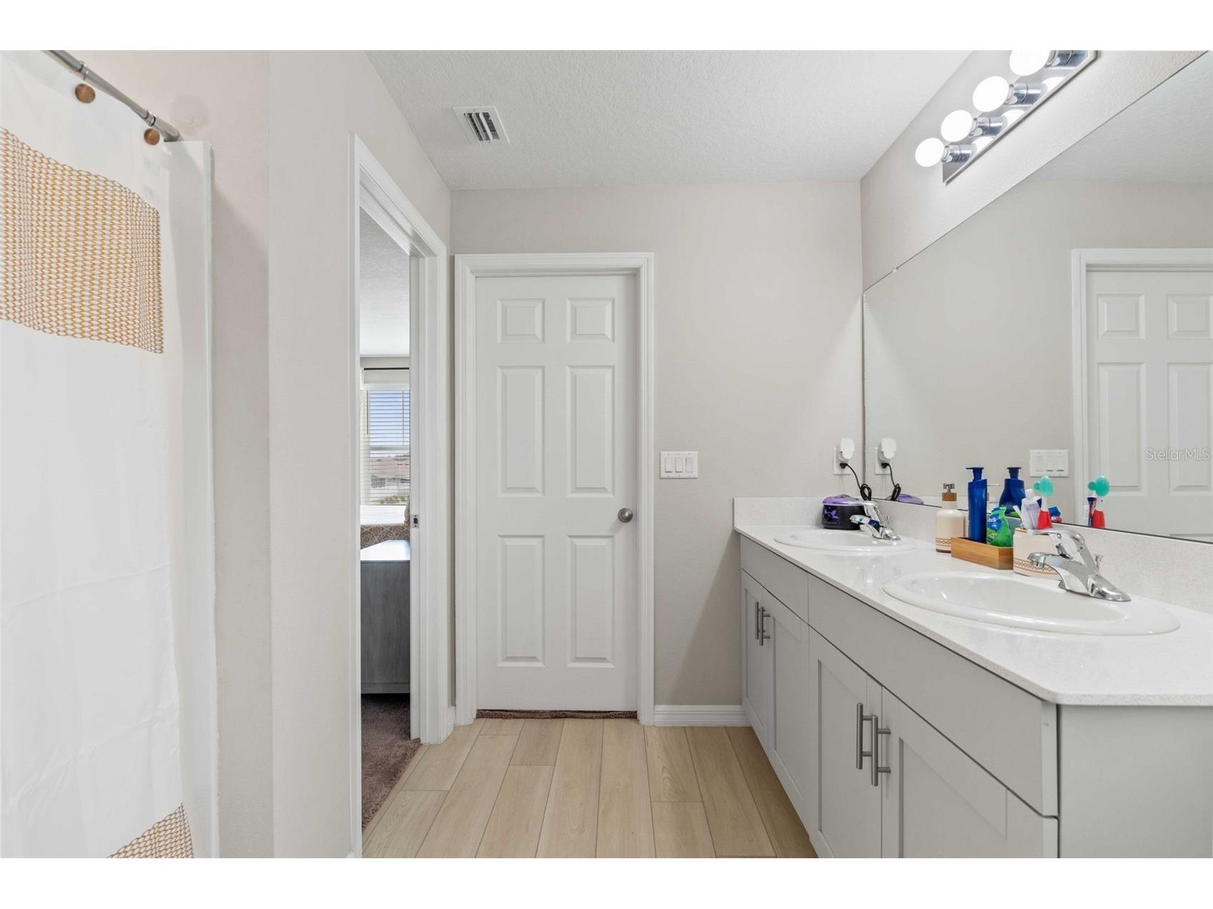 7512 Wallflower Trail Wesley Chapel FL 33545 TB8491806 image32