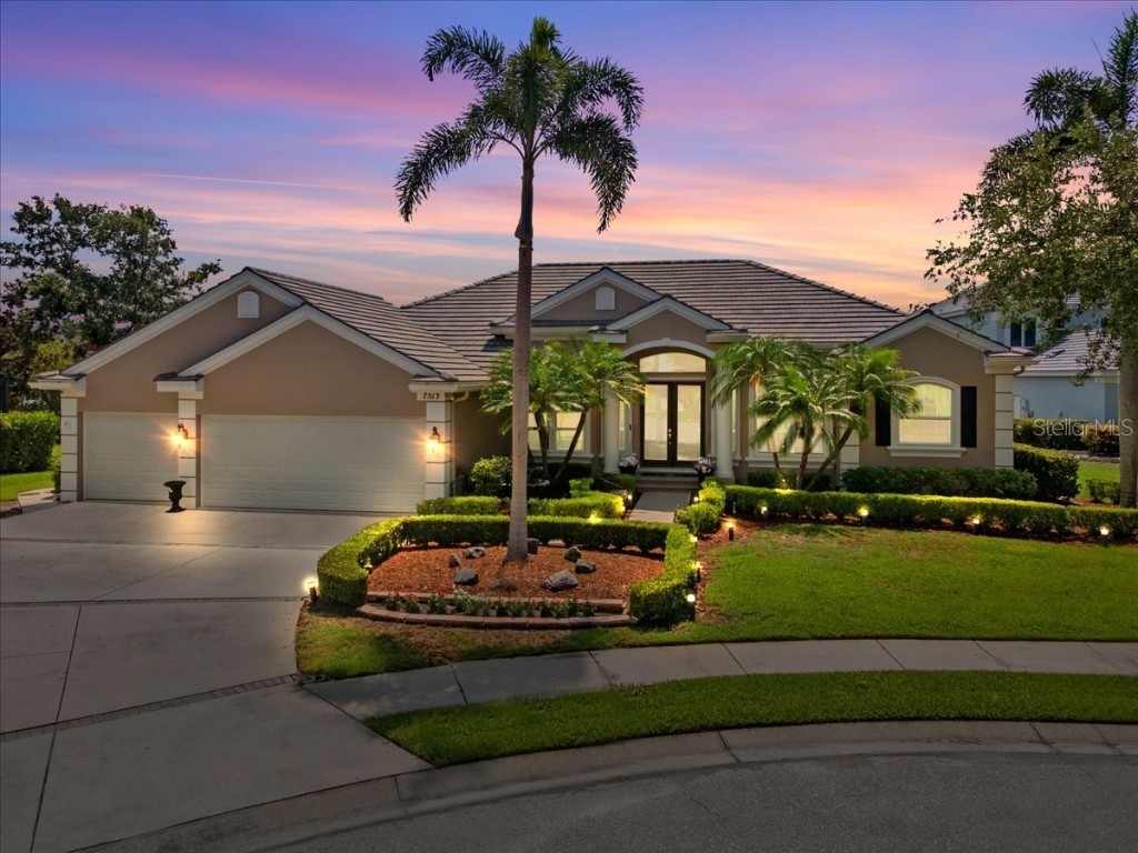 7513 Coventry Court Lakewood Ranch FL 34202 A4654926 image1