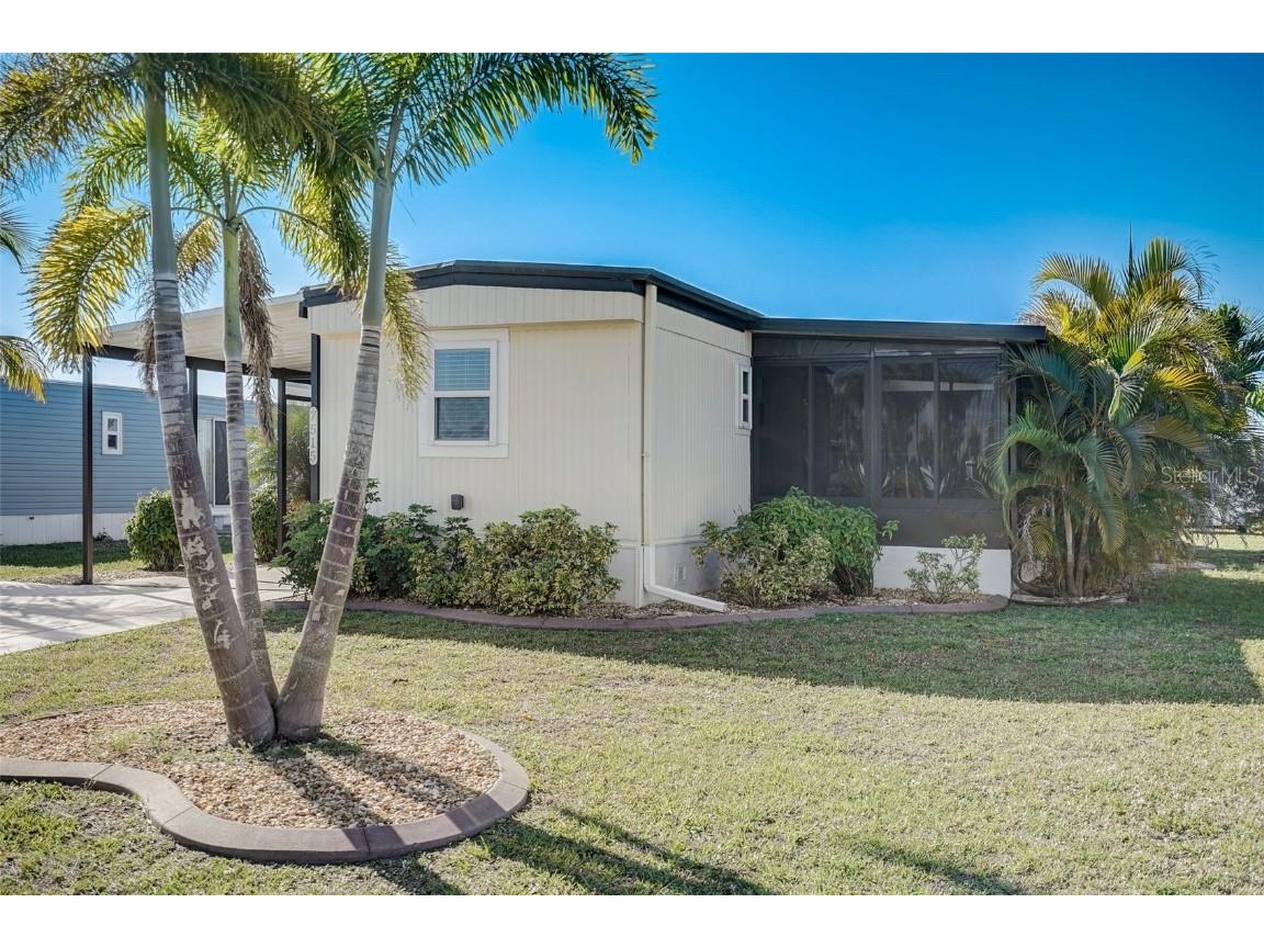 7515 Ratan Circle Port Charlotte FL 33981 - BUTTERFORD WATERWAY D6135928 image1