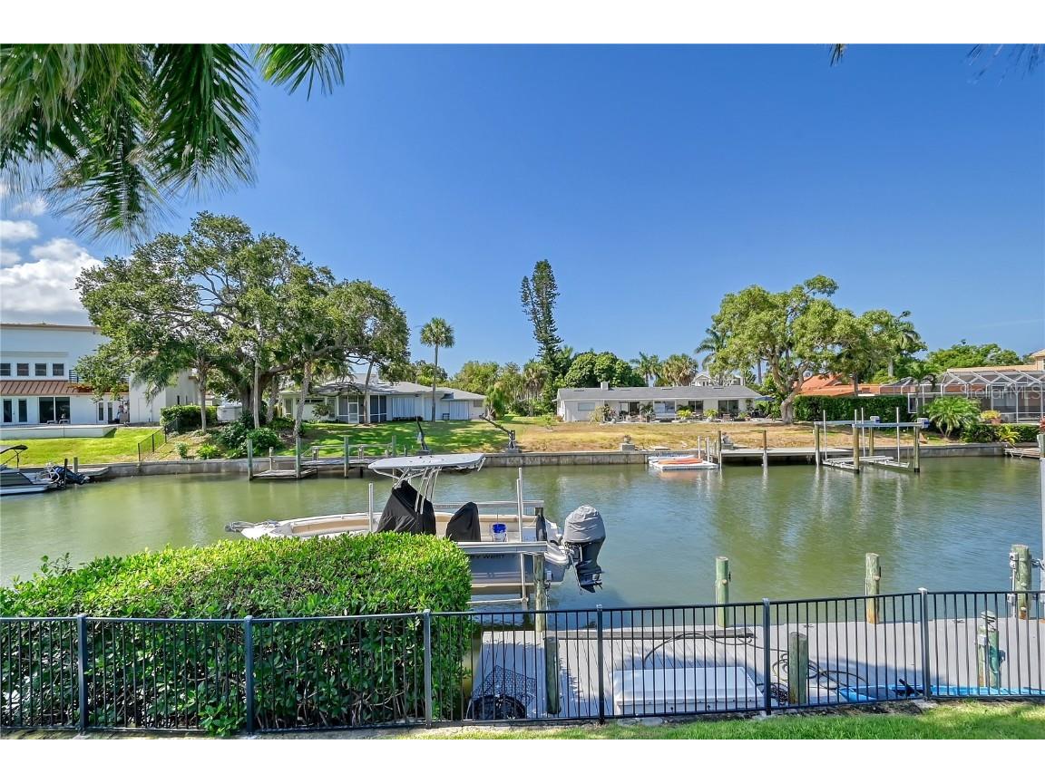 7516 Cove Terrace Sarasota FL 34231 A4520603 image57