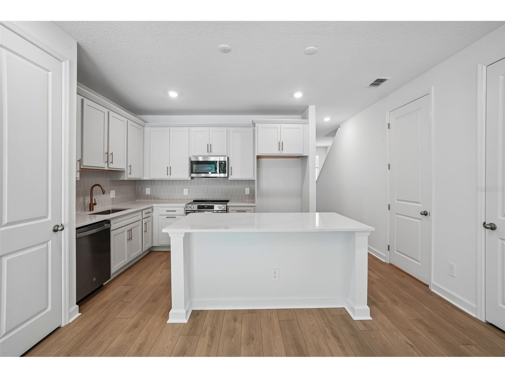 7516 Deer Valley Circle Tampa FL 33635 TB8510160 image8
