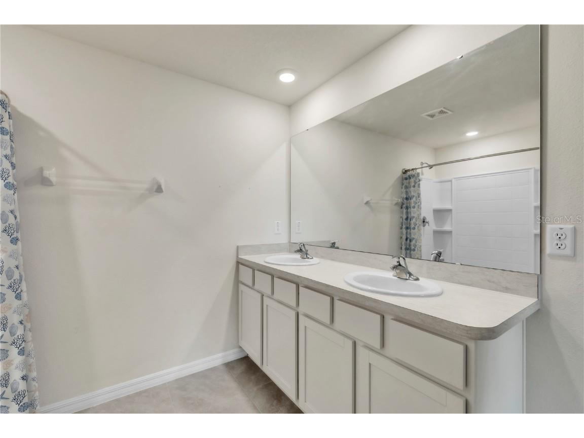 7518 Rosewood Garden Loop Tampa FL 33637 A4667715 image16