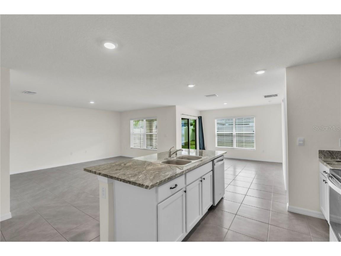 7518 Rosewood Garden Loop Tampa FL 33637 A4667715 image6