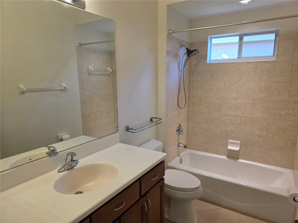 7519 Birds Eye Terrace Bradenton FL 34203 A4669632 image15