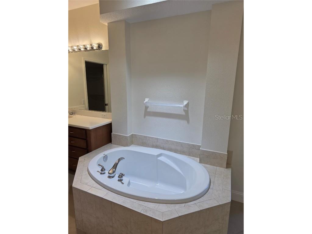 7519 Birds Eye Terrace Bradenton FL 34203 A4669632 image18