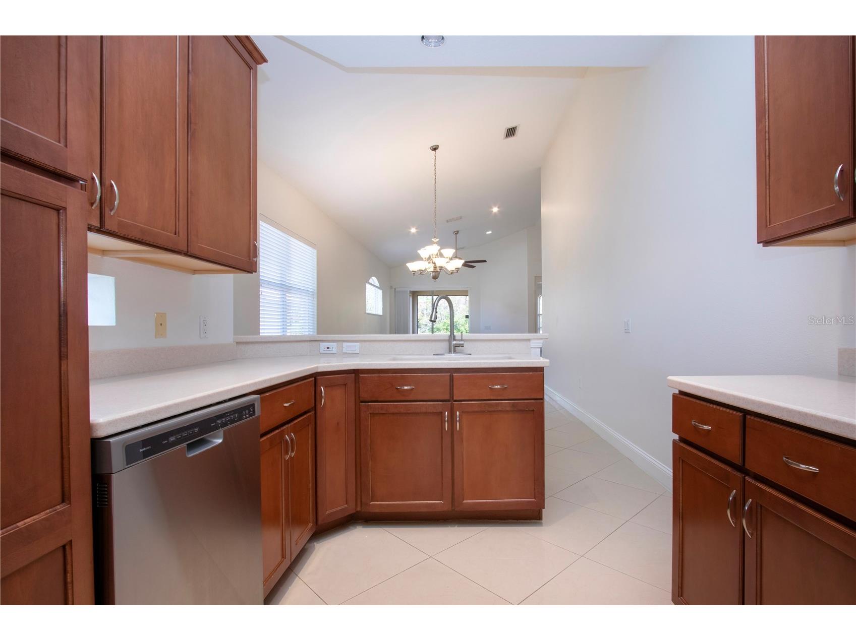 7519 Birds Eye Terrace Bradenton FL 34203 A4669632 image37