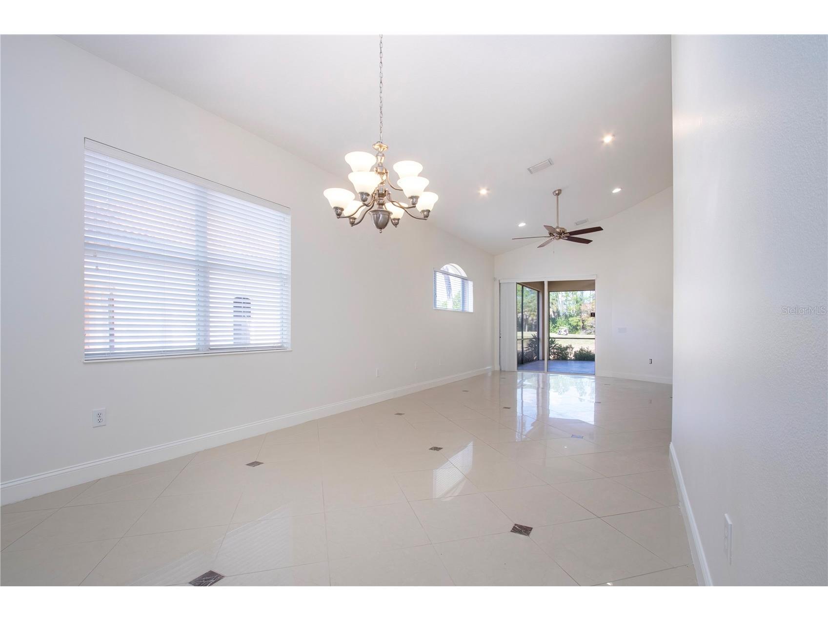 7519 Birds Eye Terrace Bradenton FL 34203 A4683249 image12