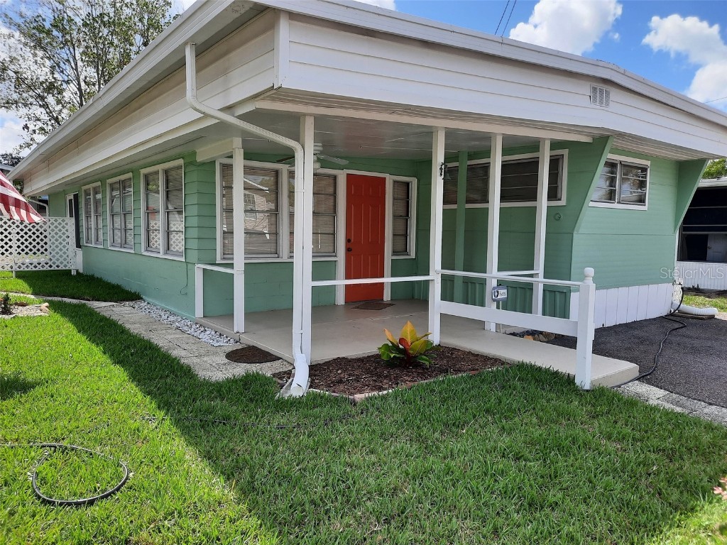 752 Driftwood Lane Tarpon Springs FL 34689 W7858150 image1