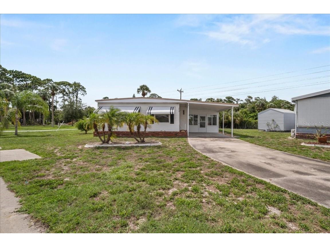 752 Knotty Pine Circle North Fort Myers FL 33917 L4953641 image1