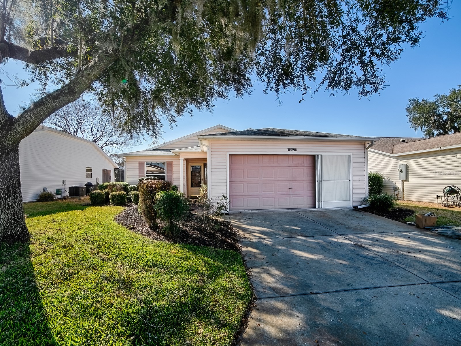752 Old Oaks Lane Leesburg FL 34748 G5108177 image1