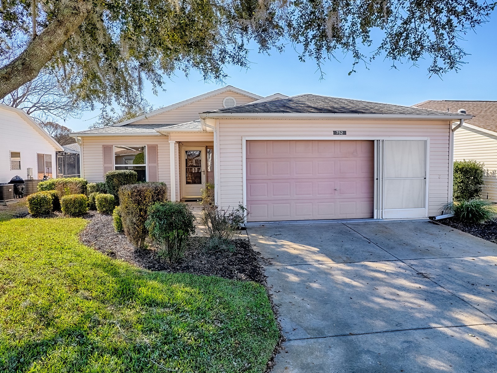 752 Old Oaks Lane Leesburg FL 34748 G5108177 image2