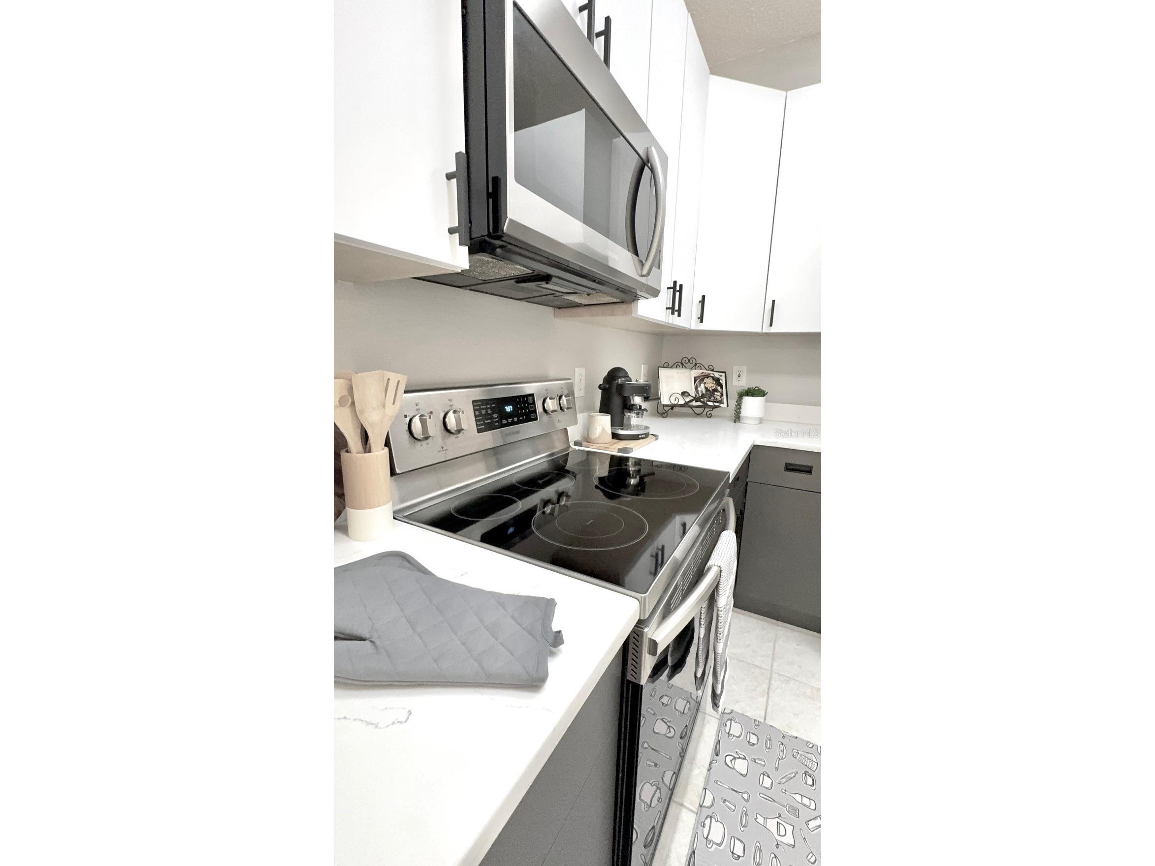 752 Vallance Way NE Saint Petersburg FL 33716 TB8492924 image16