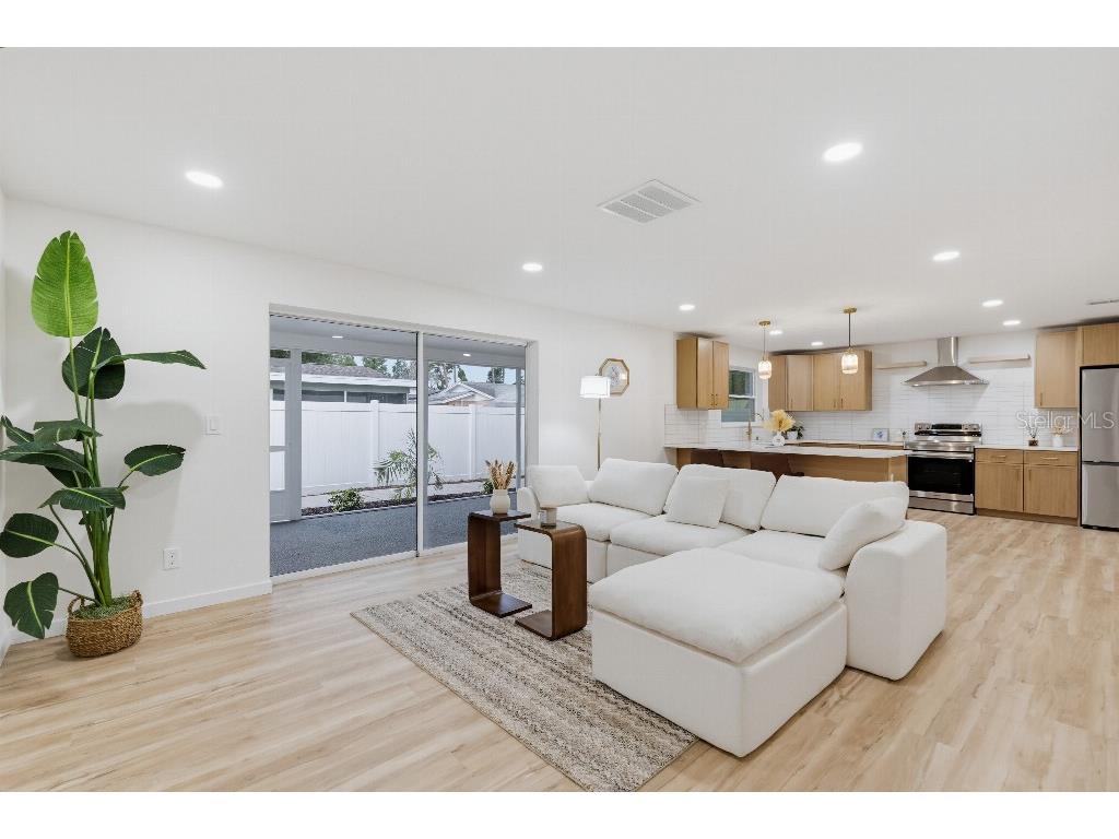 7520 20th Street N Saint Petersburg FL 33702 TB8524421 image10