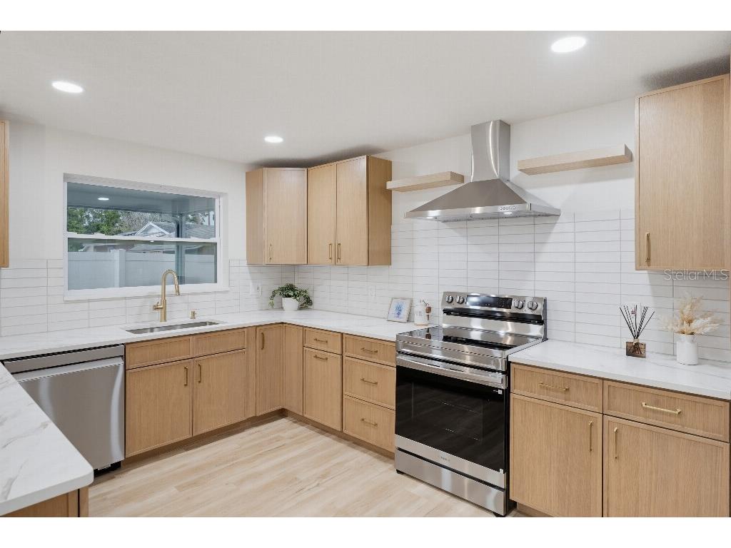7520 20th Street N Saint Petersburg FL 33702 TB8524421 image16