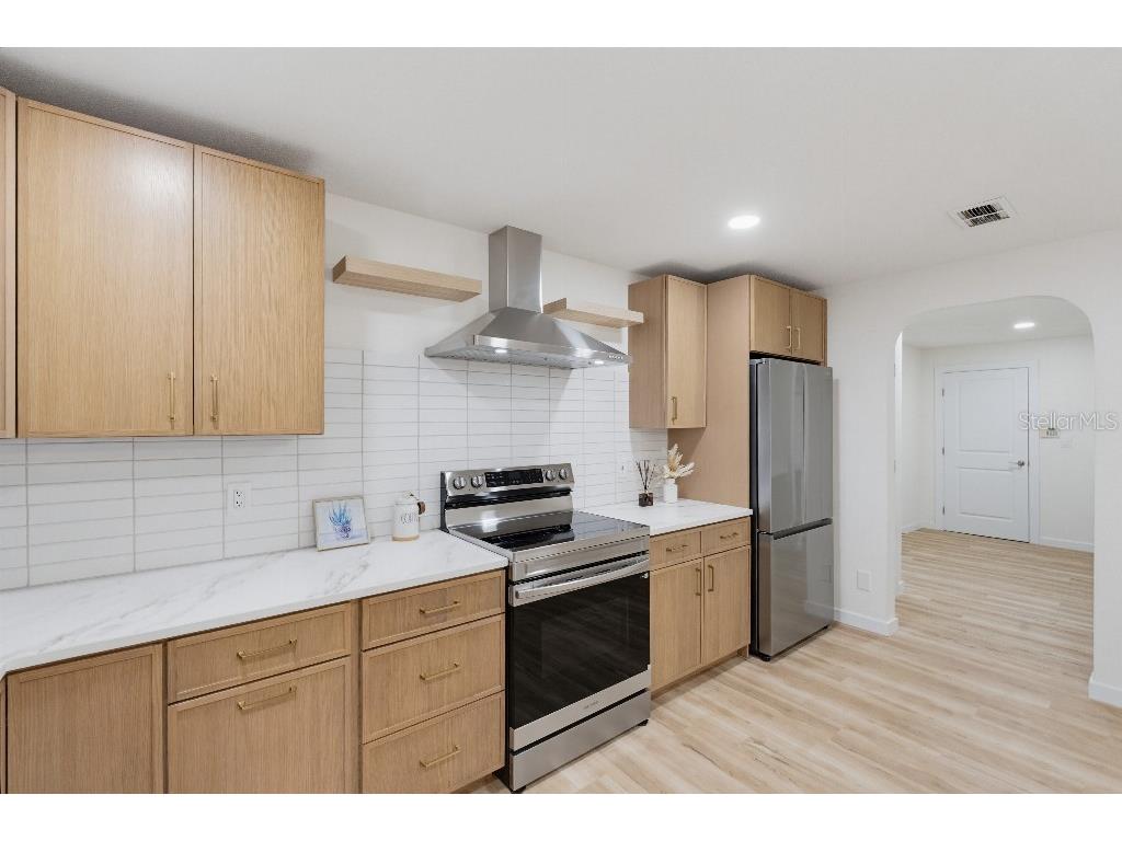 7520 20th Street N Saint Petersburg FL 33702 TB8524421 image19