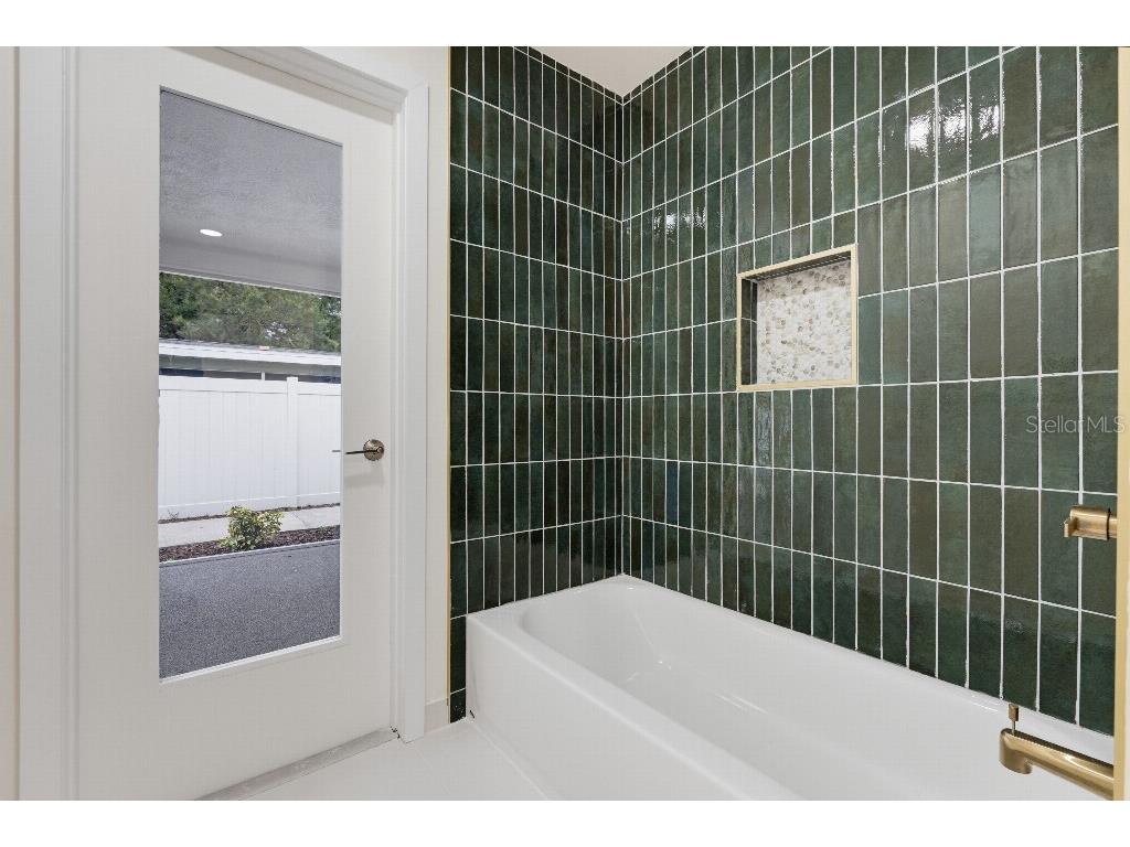 7520 20th Street N Saint Petersburg FL 33702 TB8524421 image23