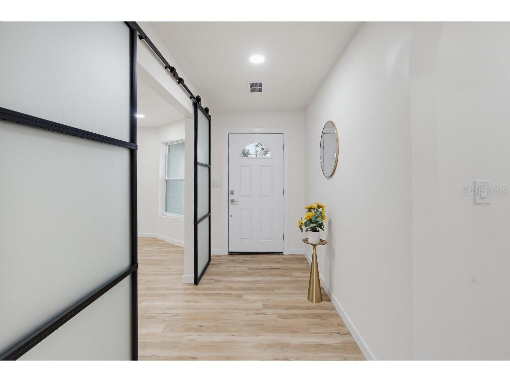 7520 20th Street N Saint Petersburg FL 33702 TB8524421 image7