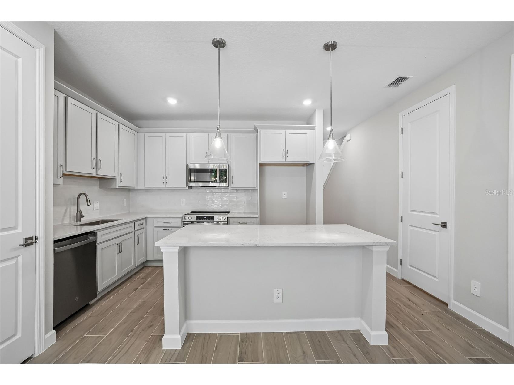 7520 Deer Valley Circle Tampa FL 33635 TB8510176 image7