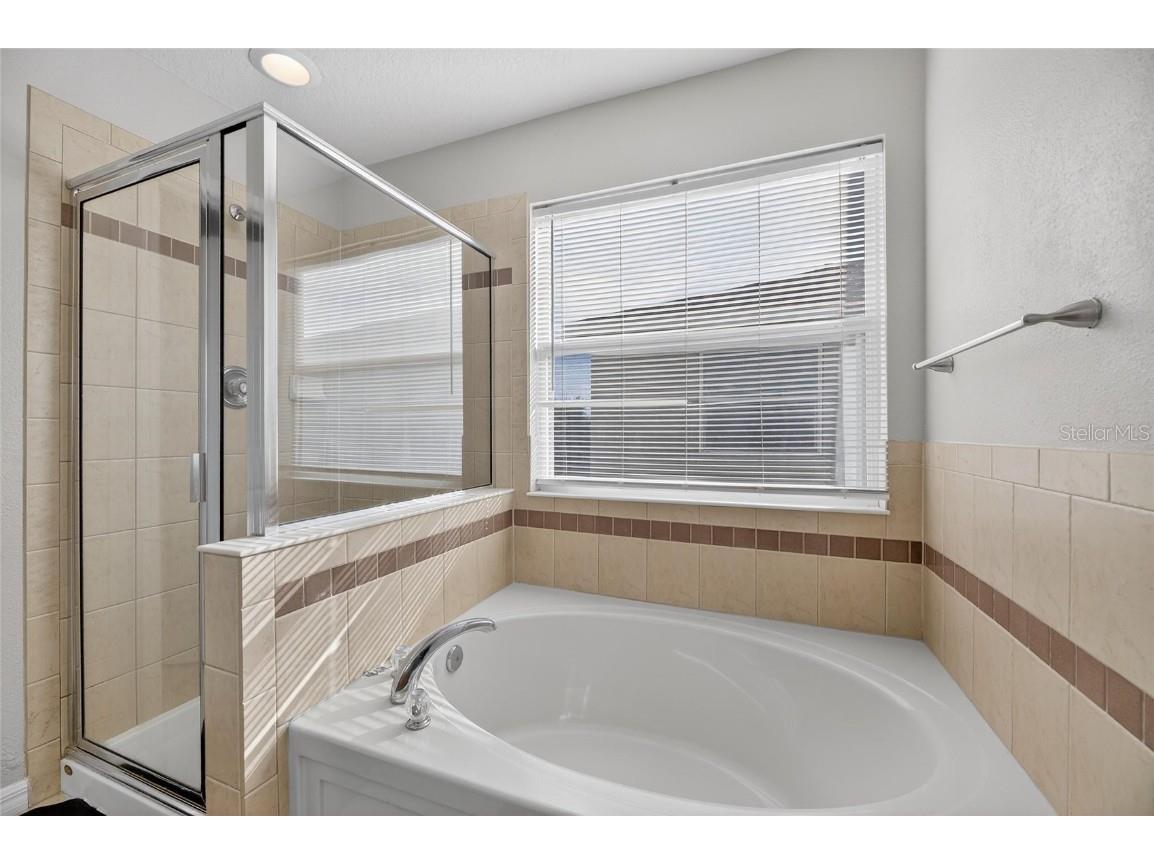 7520 Dragon Fly Loop Gibsonton FL 33534 TB8458490 image16