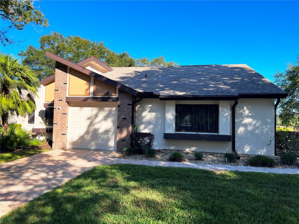 7520 Heather Walk Drive Weeki Wachee FL 34613 W7859584 image1