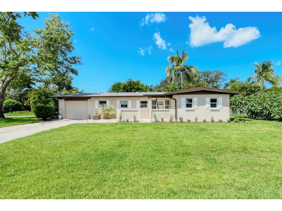 7521 Sundial Terrace Sarasota FL 34231 A4582730 image1