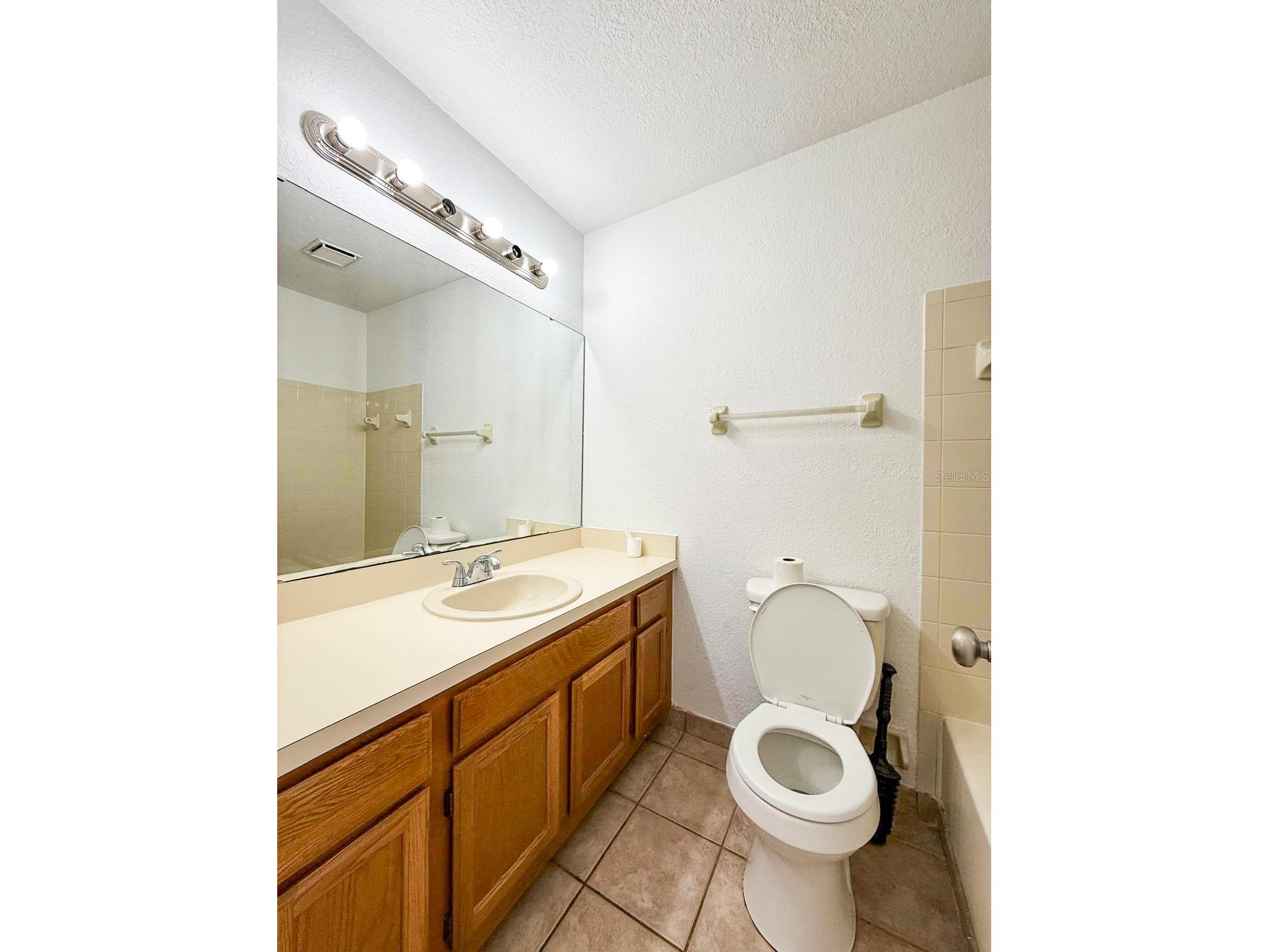 7522 Hollowell Drive Tampa FL 33615 TB8488531 image21