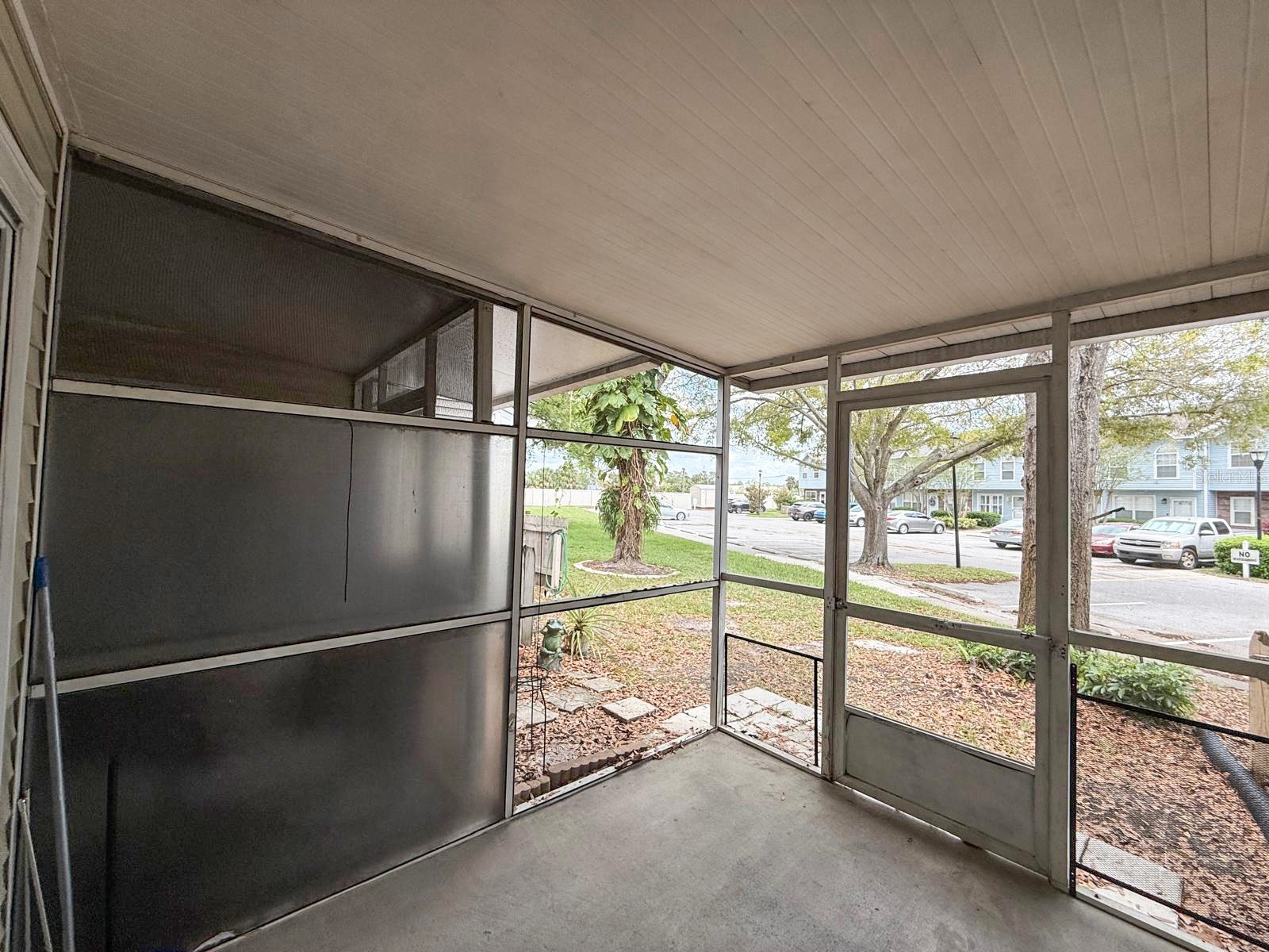 7522 Hollowell Drive Tampa FL 33615 TB8488531 image32