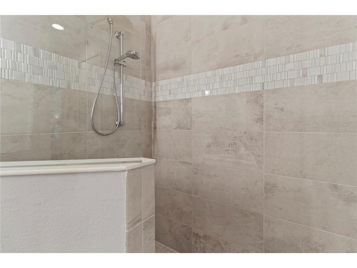 7523 Campus Cove Sarasota FL 34243 A4674300 image27