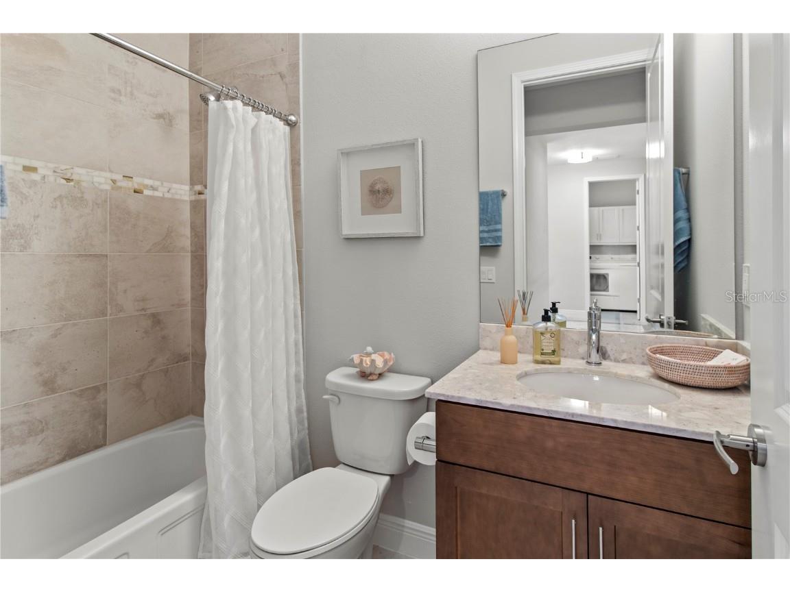 7523 Campus Cove Sarasota FL 34243 A4674300 image32