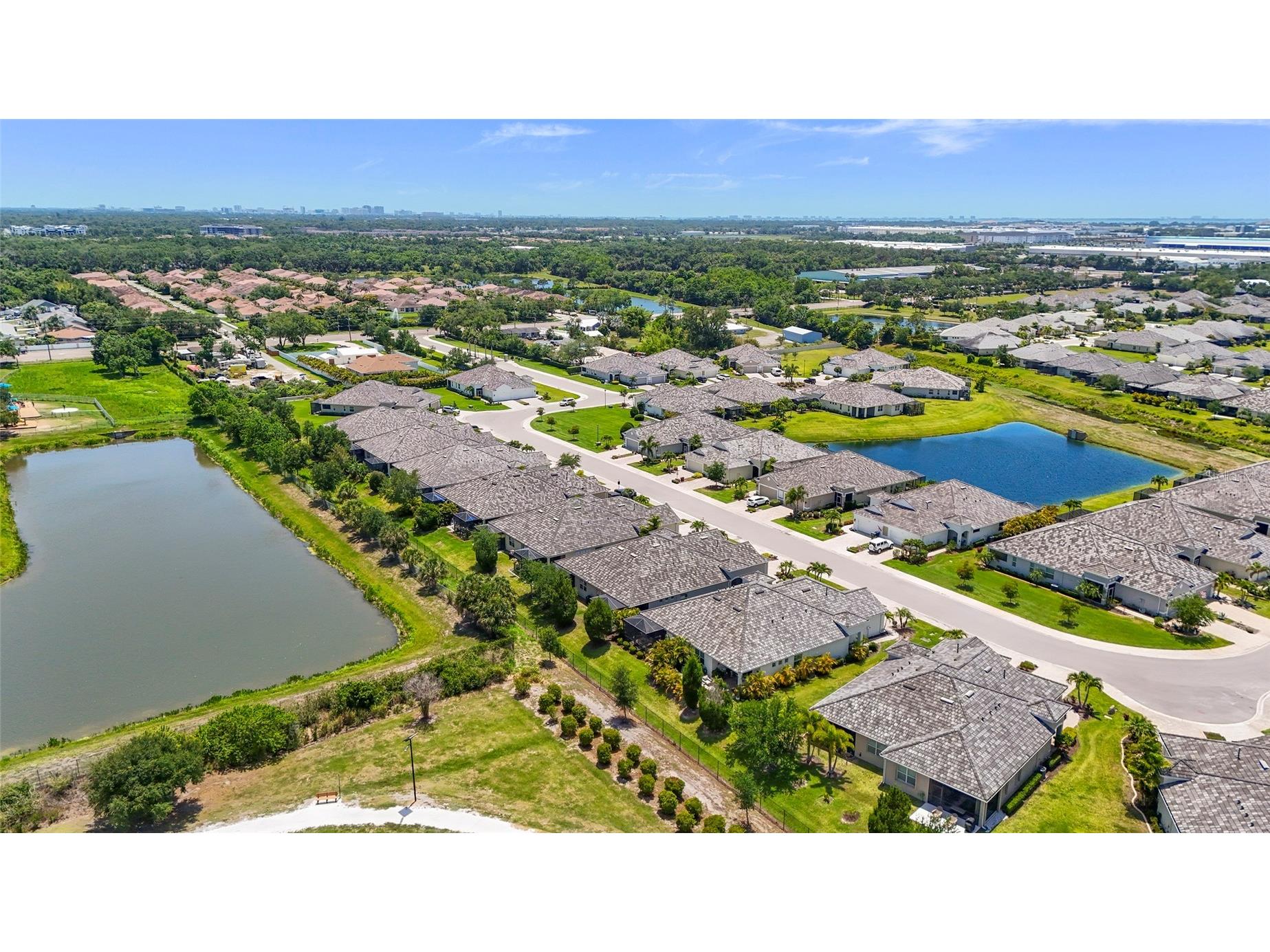 7523 Campus Cove Sarasota FL 34243 A4695649 image51