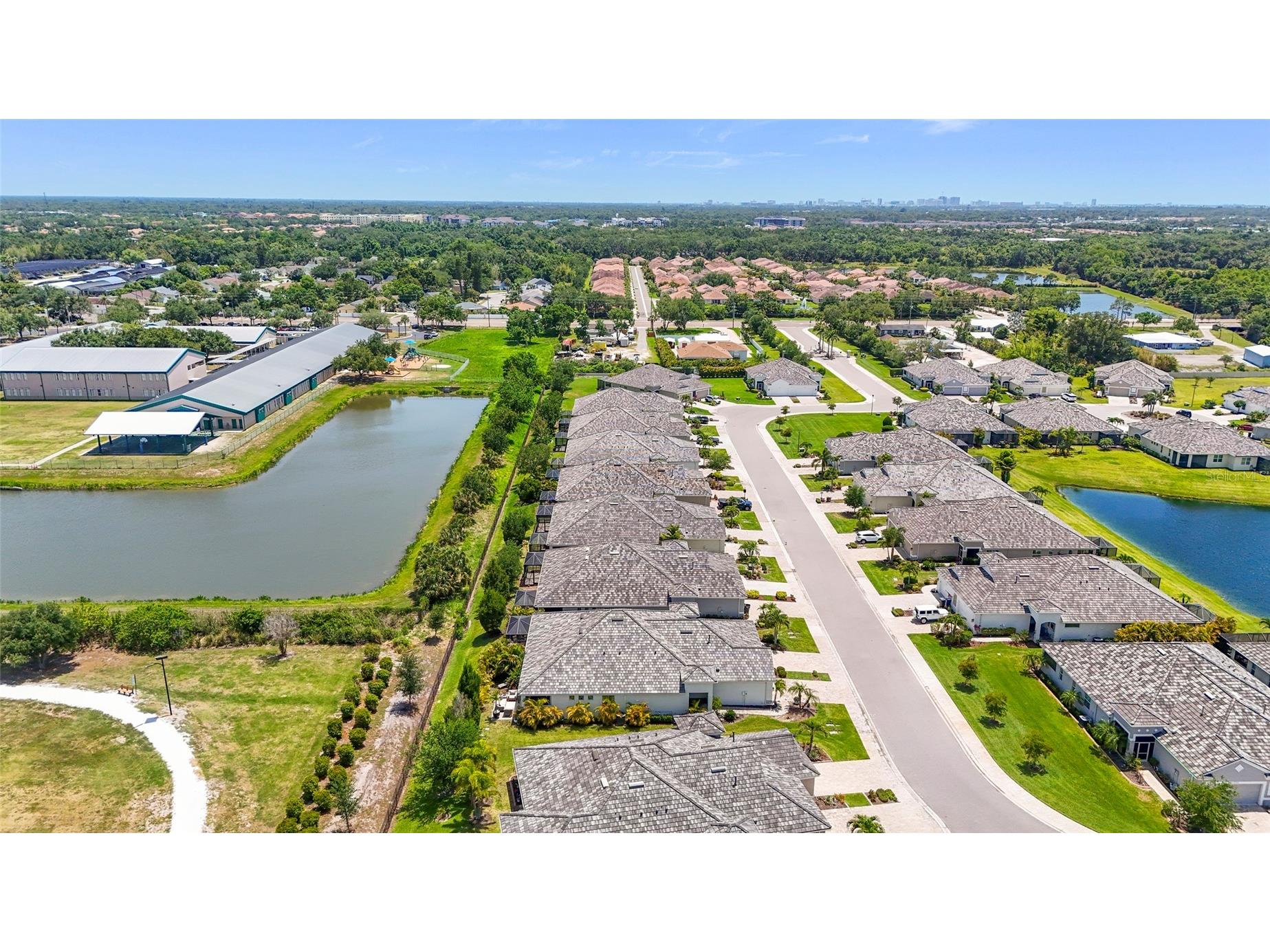 7523 Campus Cove Sarasota FL 34243 A4695649 image52