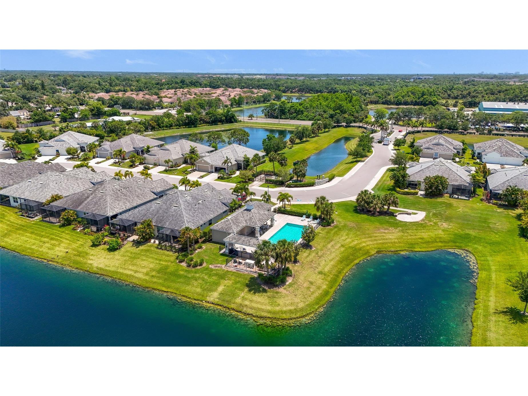 7523 Campus Cove Sarasota FL 34243 A4695649 image56
