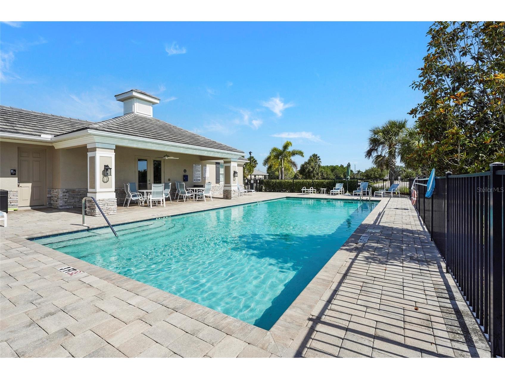 7523 Campus Cove Sarasota FL 34243 A4695649 image61