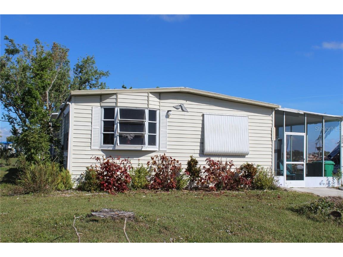 7524 Ratan Circle Port Charlotte FL 33981 - BUTTERFORD WATERWAY C7469516 image1