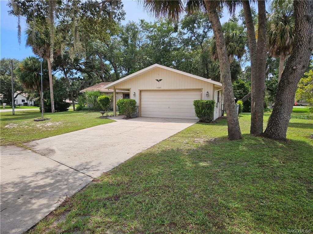 7525 W Fairview Court Crystal River FL 34429 TB8410584 image1