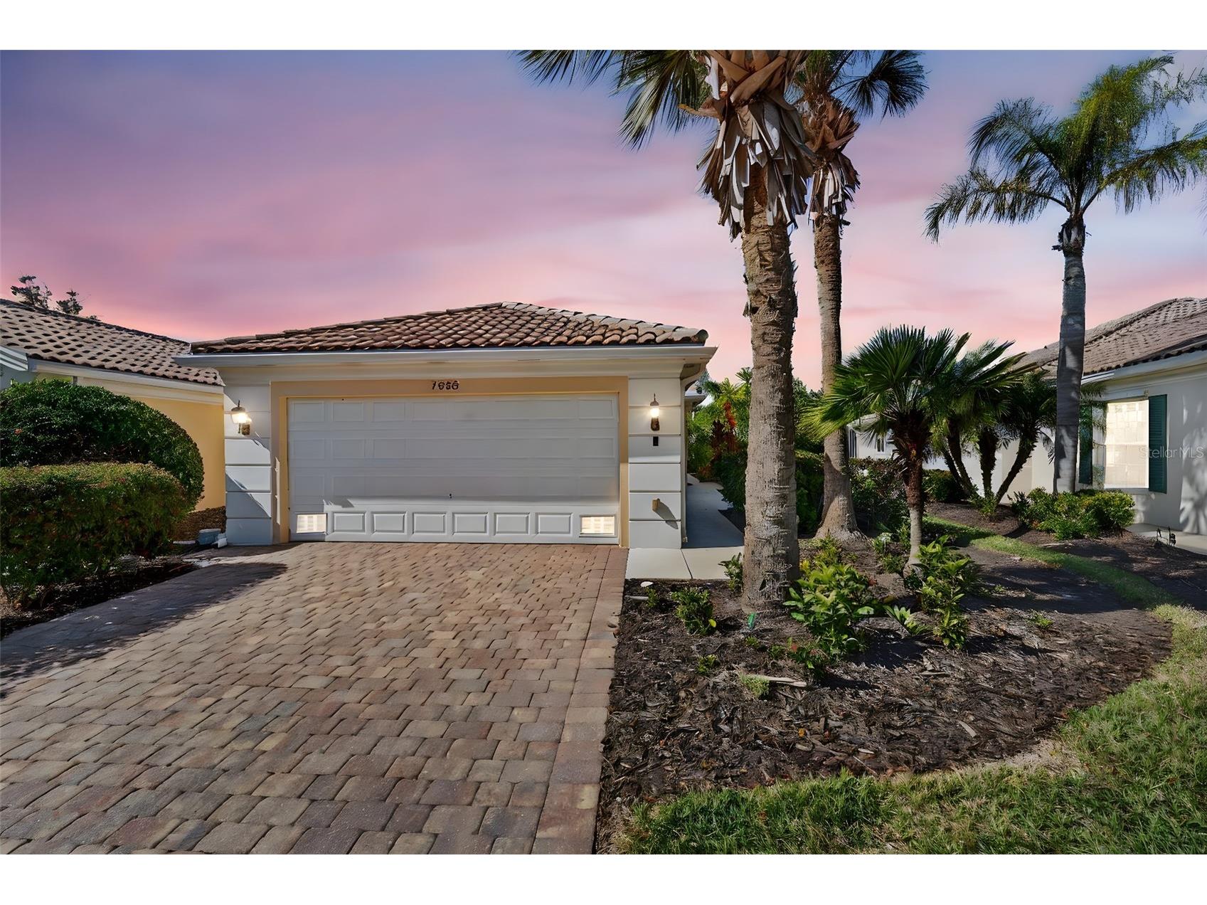 7526 Quinto Drive Sarasota FL 34238 A4679786 image1