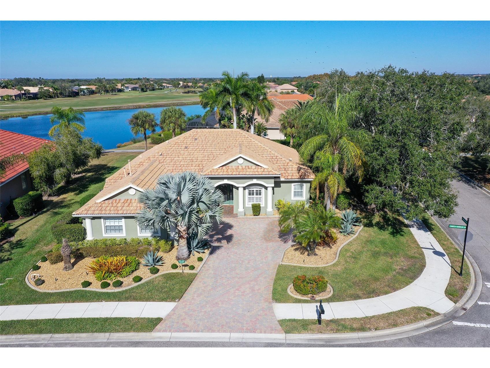 7527 Camden Harbour Drive Bradenton FL 34212 A4675091 image1