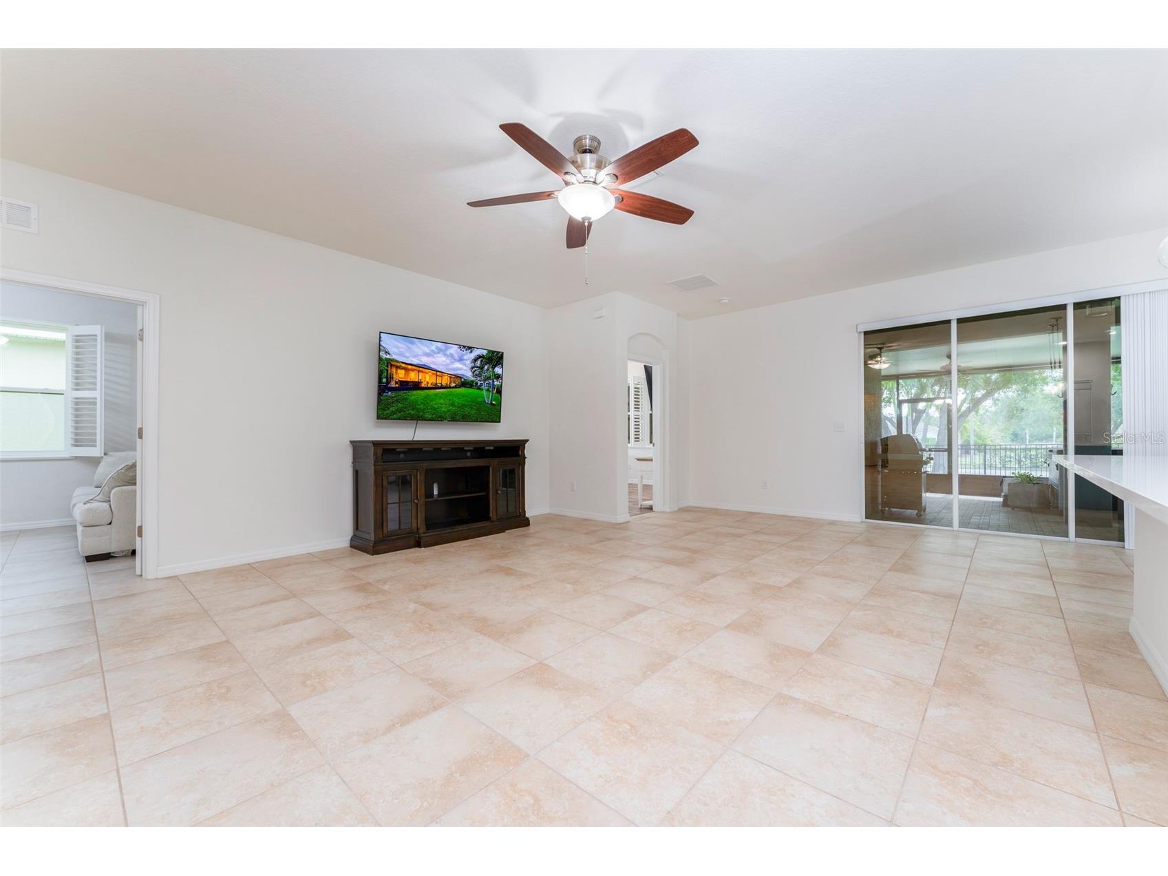 7527 Lantern Park Avenue Apollo Beach FL 33572 TB8523585 image18