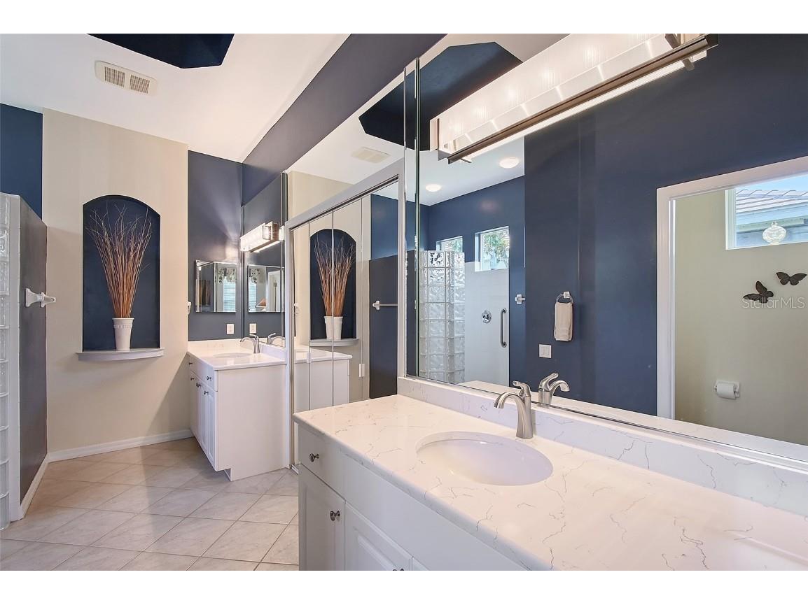 7528 Ascot Court University Park FL 34201 A4673578 image16