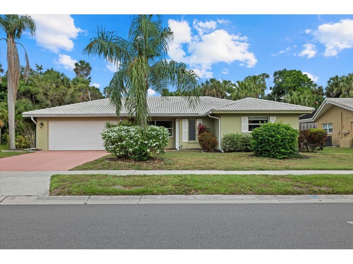 7528 Biltmore Drive Sarasota FL 34231 A4611252 image1