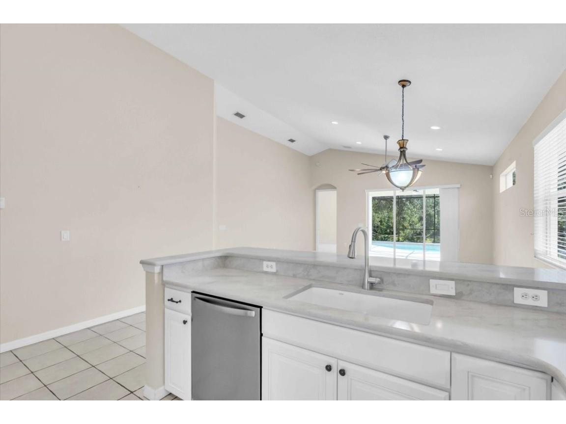 7530 Birds Eye Terrace Bradenton FL 34203 N6141226 image11