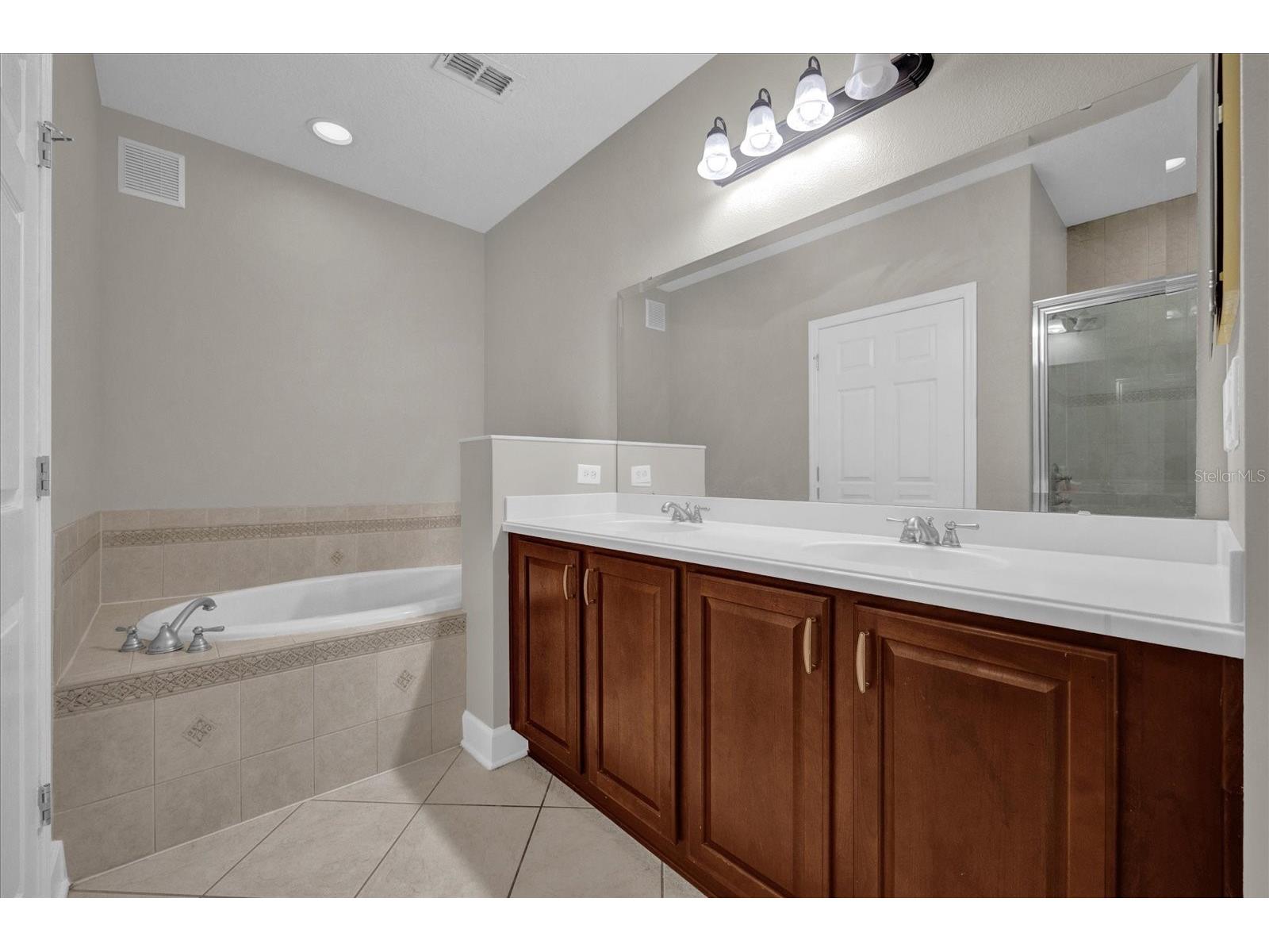 7532 Toscana Boulevard #531 Orlando FL 32819 - DR. PHILLIPS SAND LAKE O6381903 image23