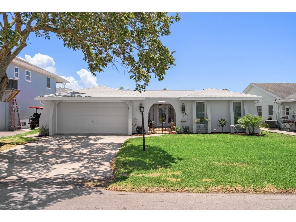 7532 Yachtsman Drive Hudson FL 34667 W7865401 image1
