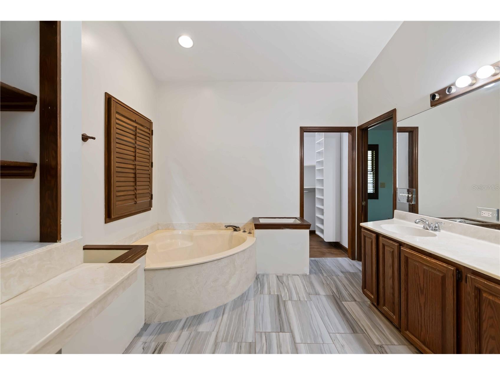 7535 Castle Drive Sarasota FL 34240 A4689424 image22