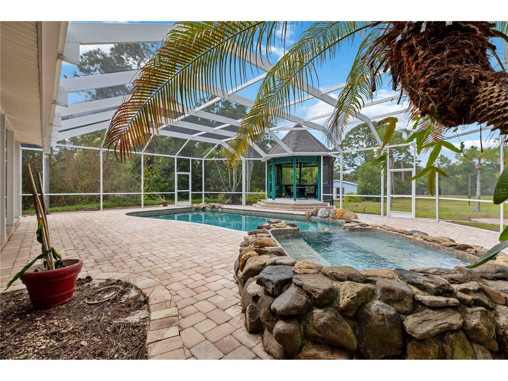 7535 Castle Drive Sarasota FL 34240 A4689424 image3