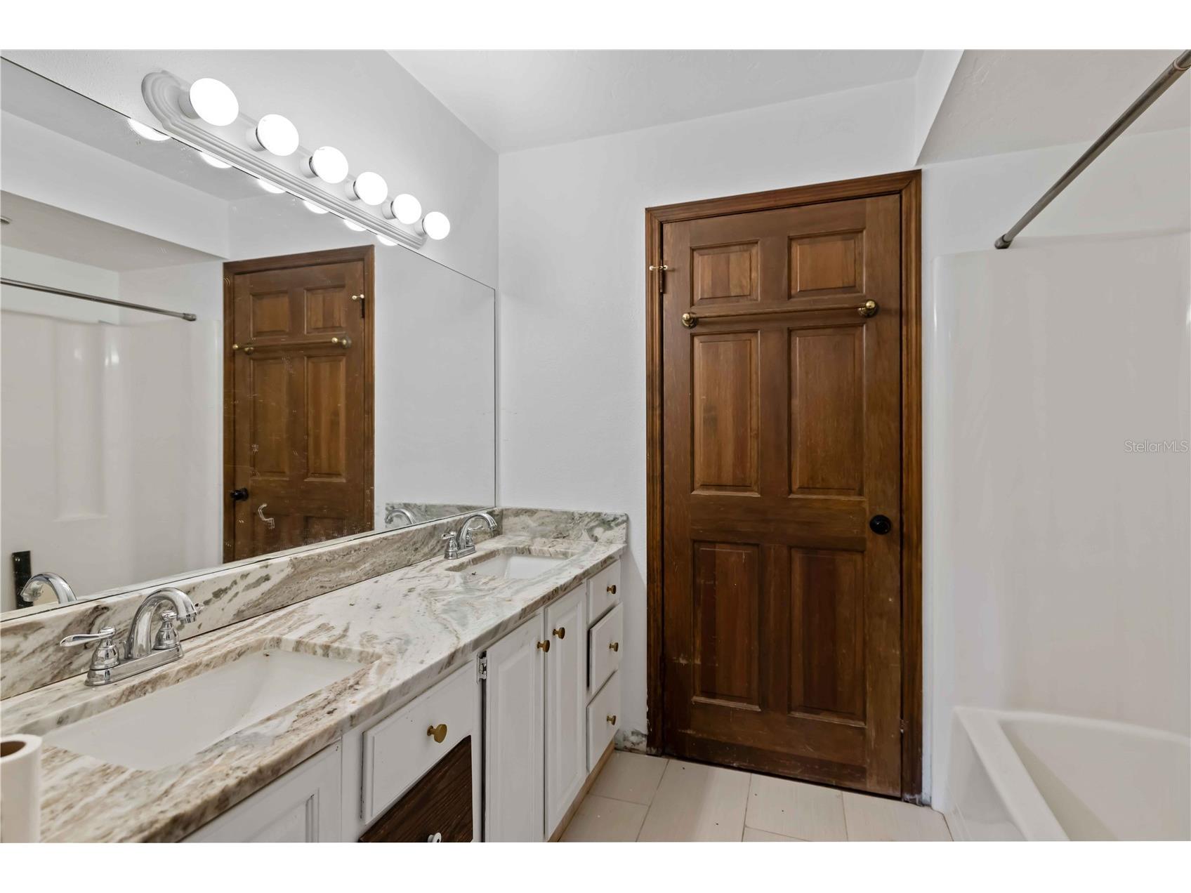 7535 Castle Drive Sarasota FL 34240 A4689424 image40